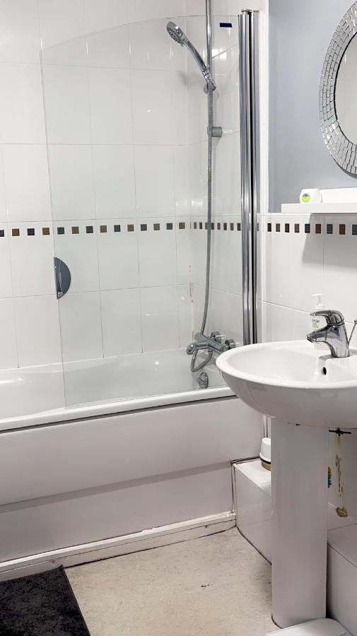 Luxury 1 Bed Apartment With Parking Манчестер Екстер'єр фото