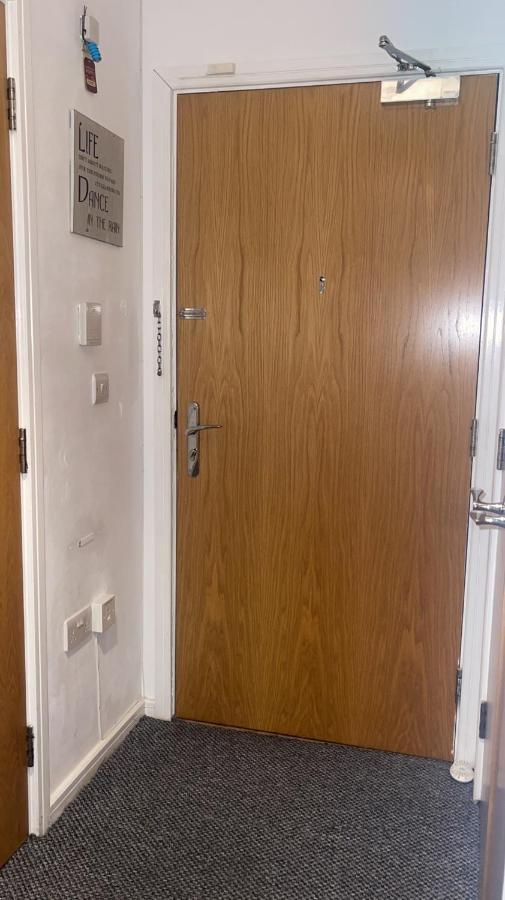 Luxury 1 Bed Apartment With Parking Манчестер Екстер'єр фото
