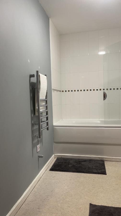 Luxury 1 Bed Apartment With Parking Манчестер Екстер'єр фото